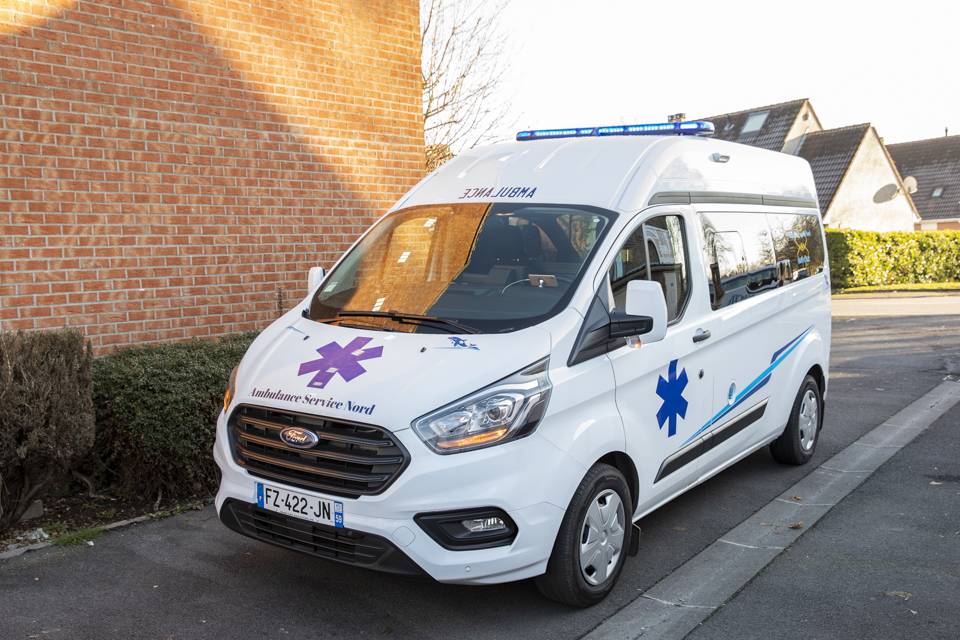 Une ambulance de soins et secours d'urgences pour vos hospitalisation vers Tourcoing